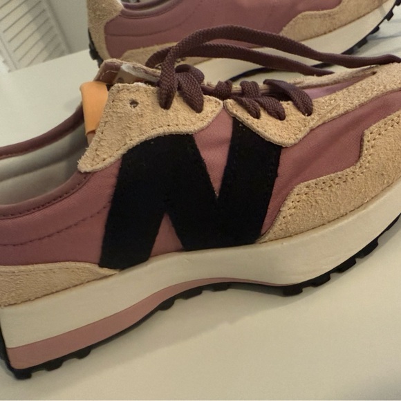 New Balance 327 EUC Women's Sneakers in Pink and Tan - Picture 10 of 11